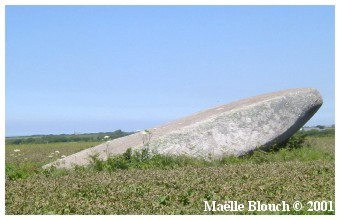 El menhir acostado